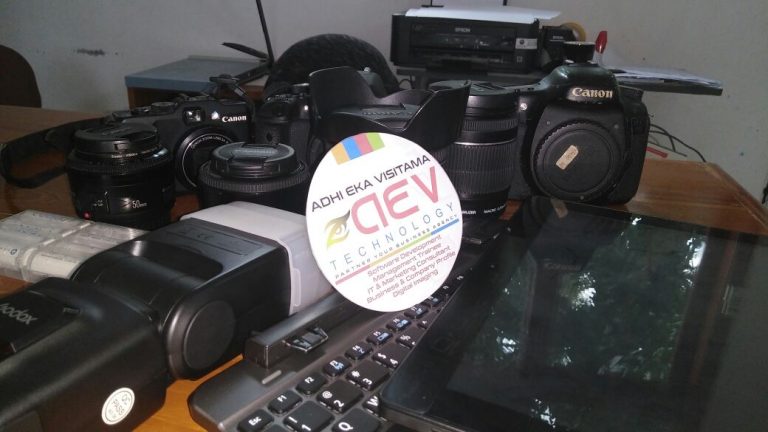 Tim DECAA – MEDIA lakukan pengambilan Foto Produksi Olahan Tuna Pacitan