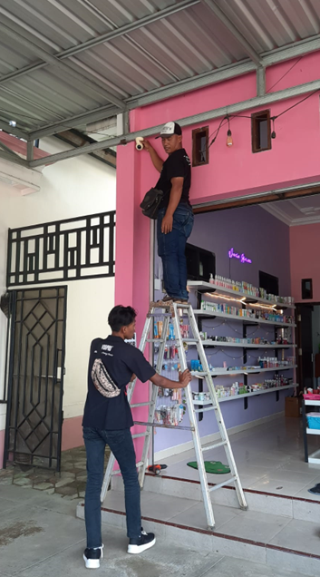 MINIMALISIR KASUS PENCURIAN ! DECAA HARDWARES LAKUKAN INSTALASI CCTV DI PLUFFY STORE